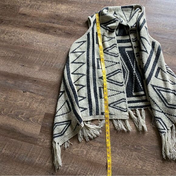 Dreamers Cardigan Sweater Vest Aztec Southwestern Poncho Reversible Small Medium - Picture 8 of 9